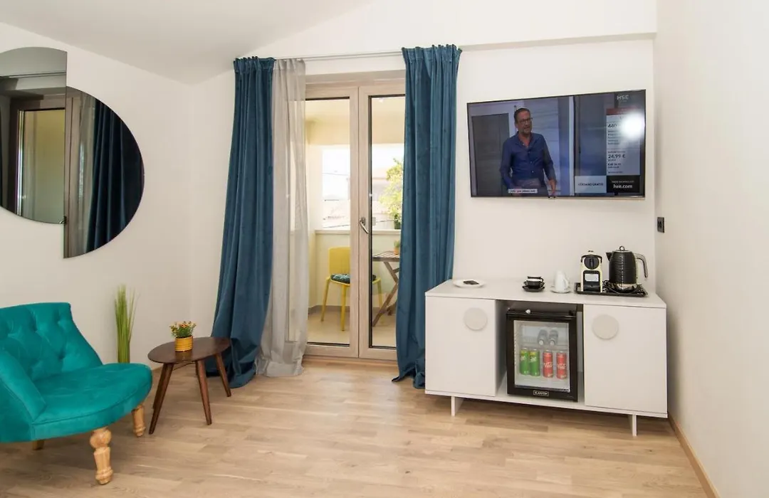 Fra&Kat Rooms-1